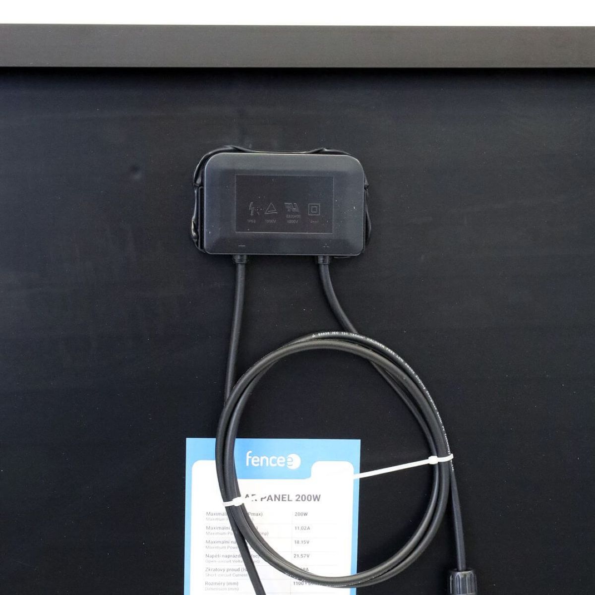 Panel do pastucha o mocy 200 W duża wydajność ładowania