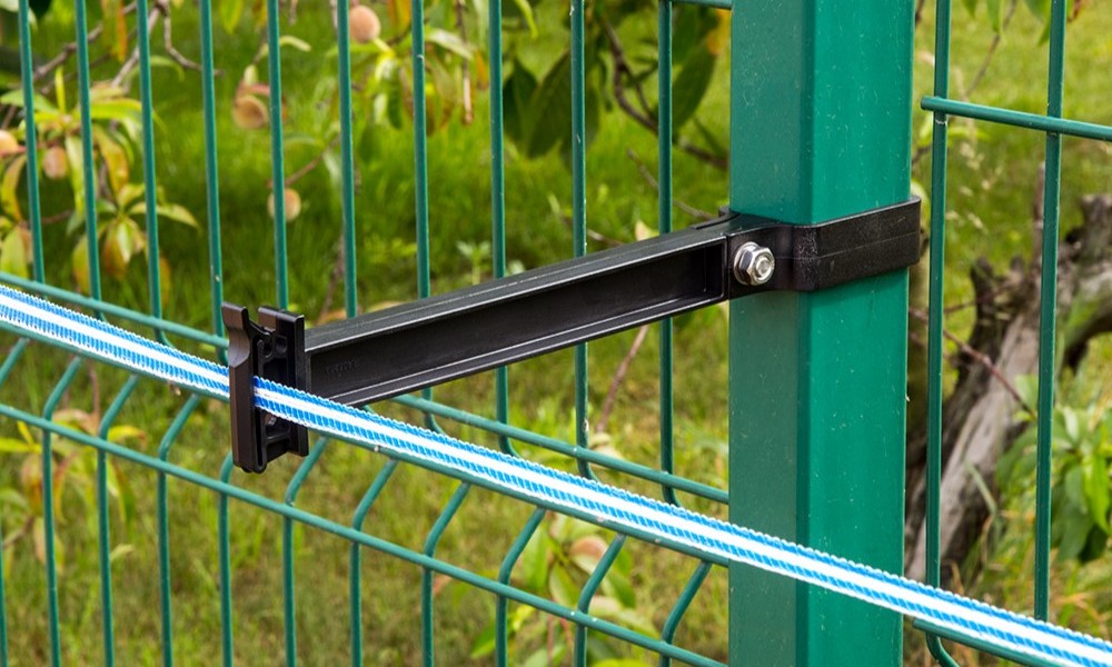 Izolatory do montażu na istniejącym ogrodzeniu